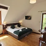 Homestay I Przy Lesniczowce Wiele