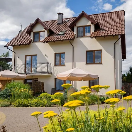 ホームステイ I Przy Lesniczowce ビエレ