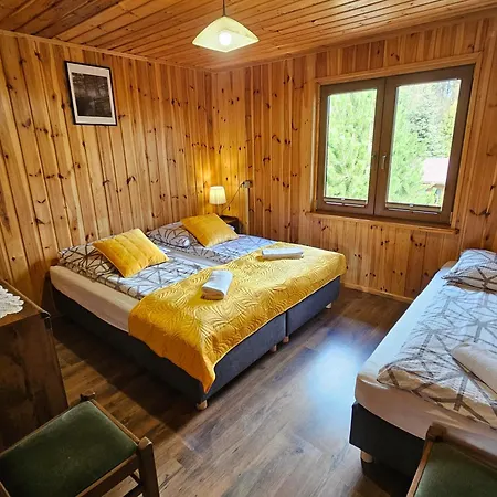 I Przy Lesniczowce ホームステイ *