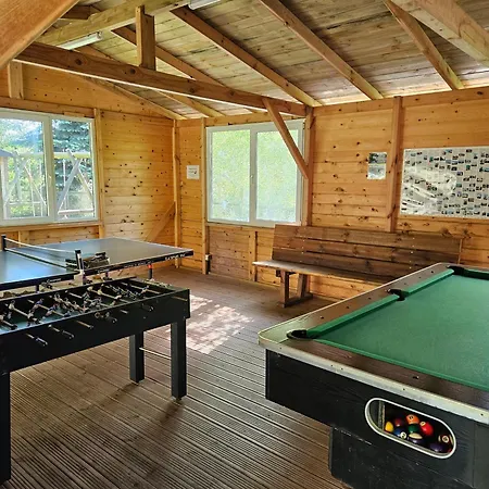 I Przy Lesniczowce * ビエレ