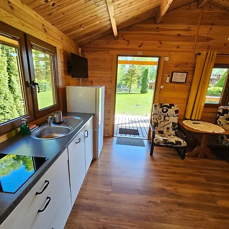 I Przy Lesniczowce ホームステイ ビエレ